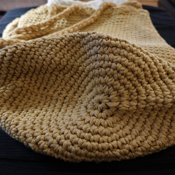 Crochet Bucket Shoulder Bag (NWT) - Picture 12 of 13